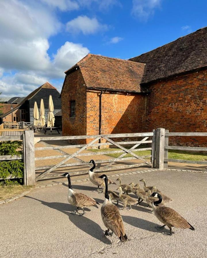 Tewinbury Farm Hotel Экстерьер фото