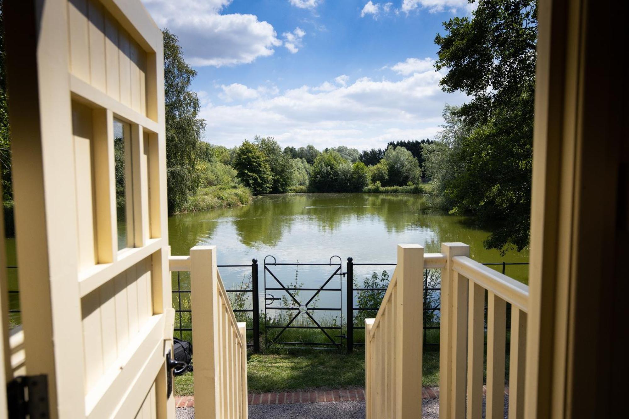 Tewinbury Farm Hotel Номер фото